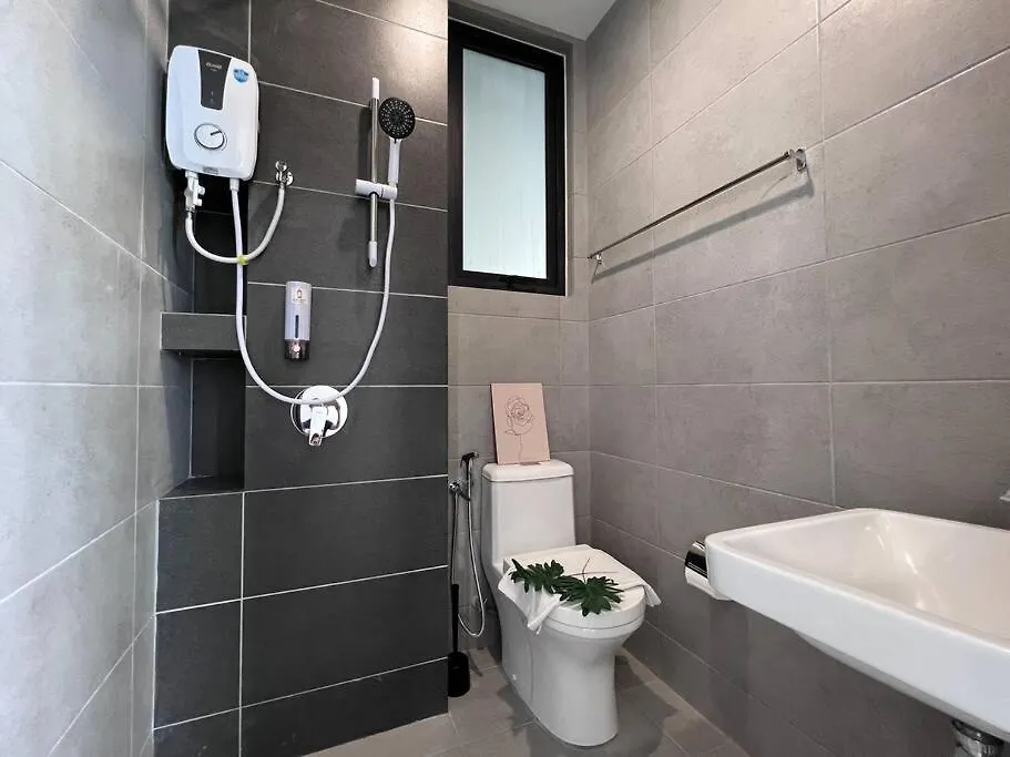 Georgetown Skypool Urban 2Br Family & Baby-Friendly 9Pax Seaview Penang Διαμέρισμα Jelutong Μαλαισία